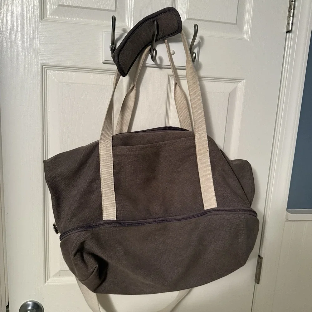 Lo & Sons Canvas Gray Zipper Travel Duffle Bag W/Shoes Compartment Weekender